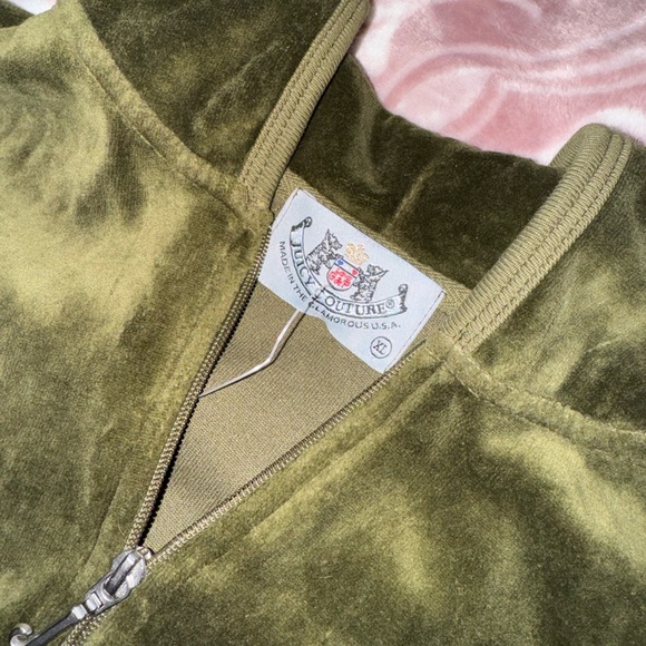 NWT vintage army green “Free to be a Juicy girl” Juicy Couture tracksuit - Picture 3 of 11
